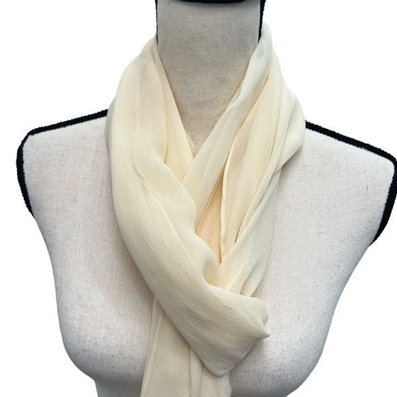 VINTAGE LILLIE RUBIN PALE YELLOW SILK SEMI SHEER RECTANGLE SCARF - Picture 2 of 8